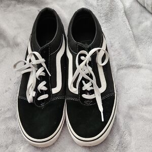 Vans Men's Black and White Sneakers